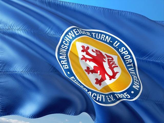 意甲奇妙世界：斯帕莱蒂与孔蒂的角色变换与霍伊伦德的惊艳表现